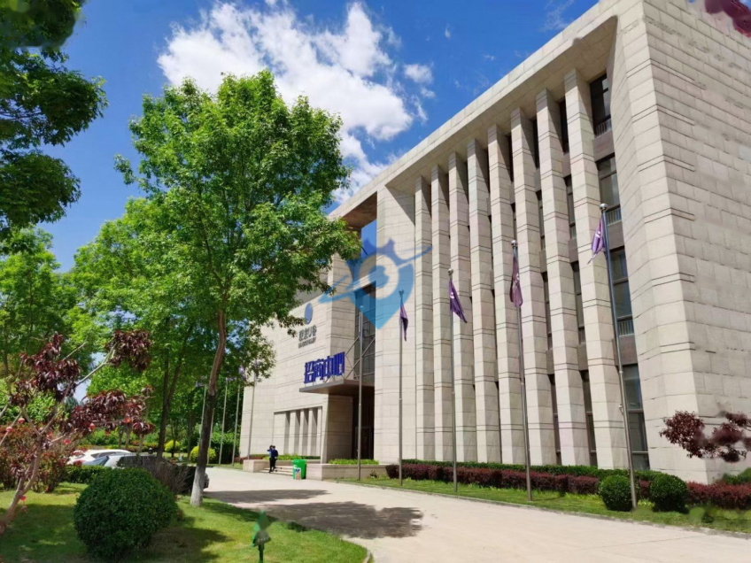 高新区4000办公楼出租,建设路旁位置好。承接发型办公场所